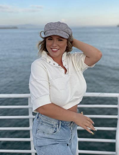 Remote Nonprofit Worker, 2 Cats, &pound;1,200 bills incl Main Photo