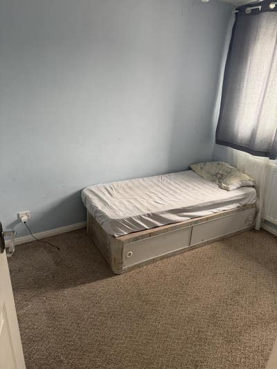 Two single rooms are available for rent in Haverhi Main Photo
