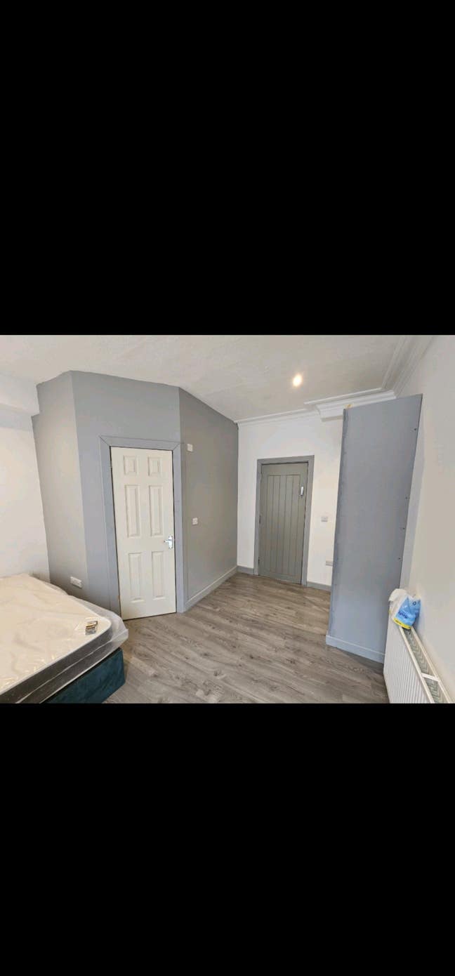 Large Double ensuite room available to rent Main Photo