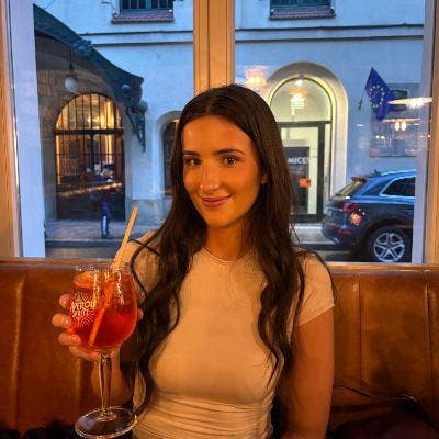 Looking to rent a room  Main Photo