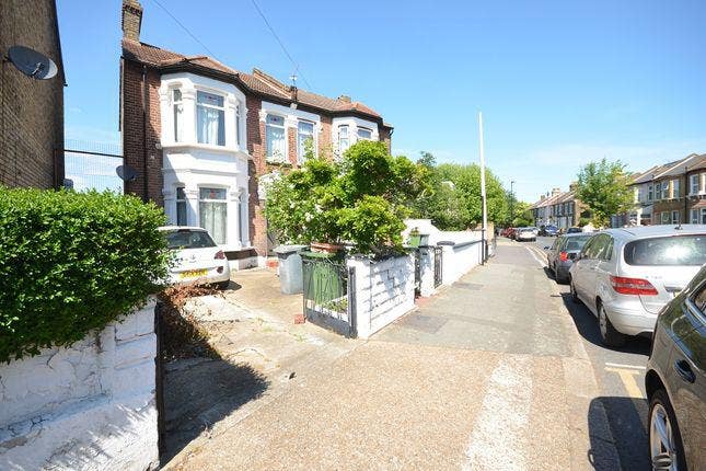 1 spacious double room, garden, close to metro E13 Main Photo