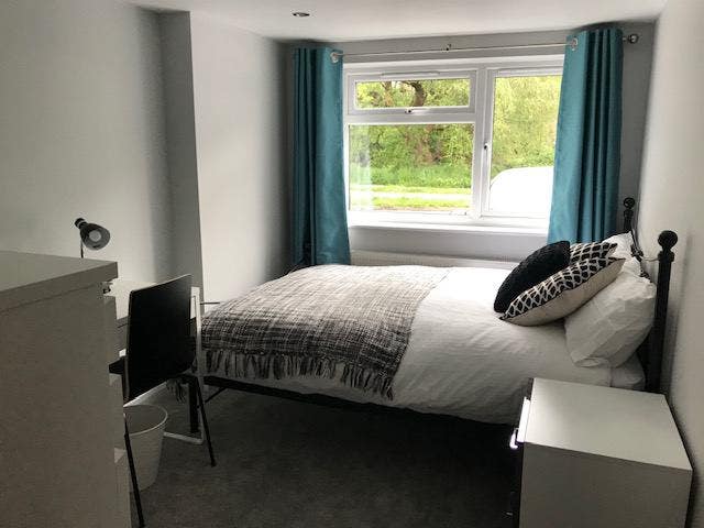  Double  Room in Modern Prof House Share Main Photo