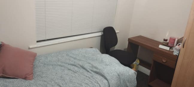 Spacious Single Bedroom  Main Photo