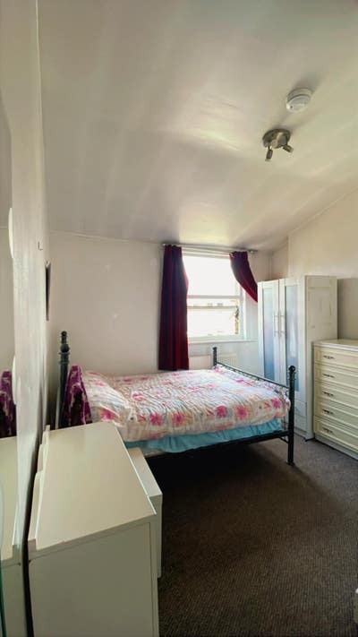 Very Nice Large Room in Nice Clean Garden Flat Main Photo
