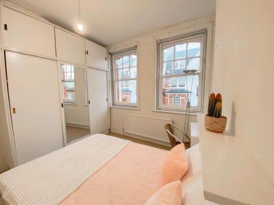 &pound;20 off - Amazing Double Room in St John's Wood Main Photo