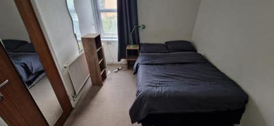 Double Room with desk - 4m walk from underground Main Photo