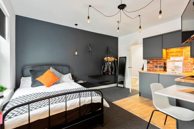 Modern & Stylish Studio Close to City and Alvaston Main Photo