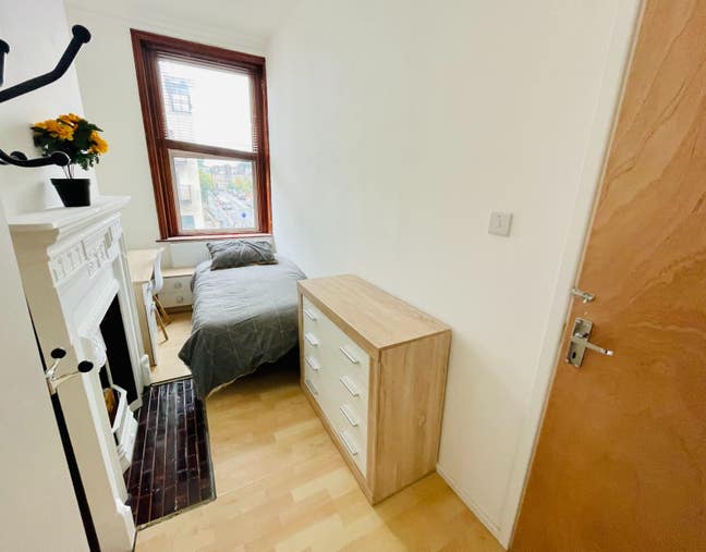 Spacious Single Room in Cricklewood Main Photo