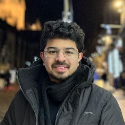 Professional looking for room share / single room Main Photo