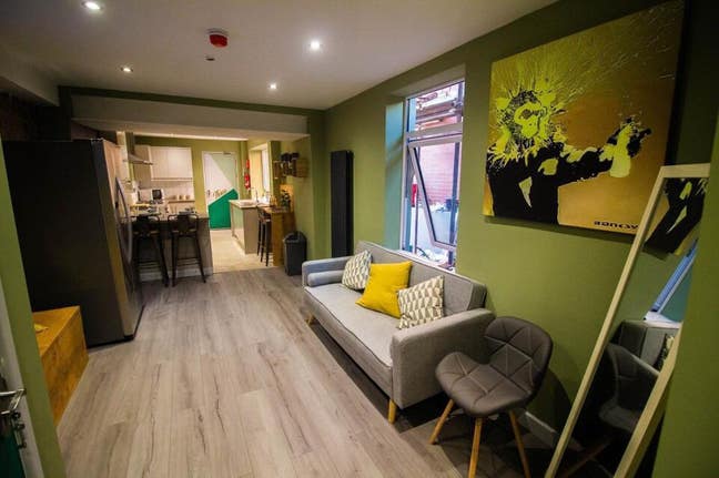 *Price Drop* Large City Centre Ensuite Rooms   Main Photo