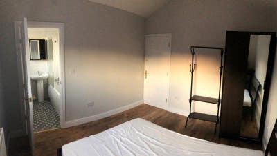 Bright Double Room in Surrey Quays – Garden, Great Main Photo