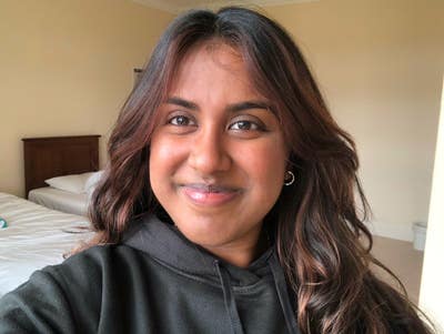 Professional looking for flatmates/room Cardiff Main Photo
