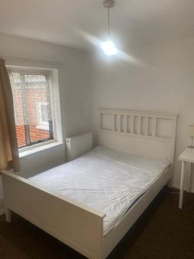 LARGE Room, available now, near Uni. &pound;620   Main Photo