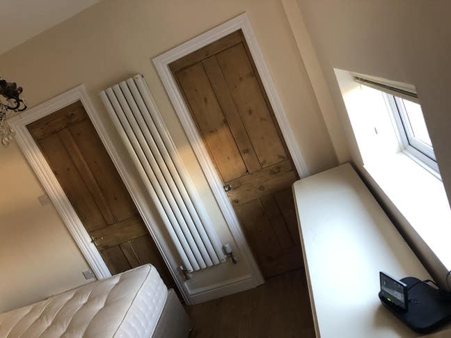Double and Double/Ensuite Close R.Park Hosp Uni  Main Photo