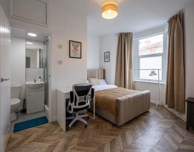 ✨ Brand New Renovation – Luxury Ensuite Rooms Main Photo