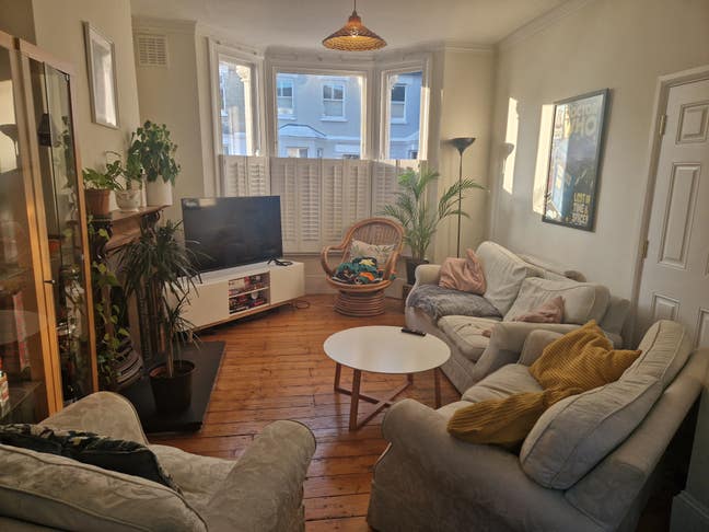 One Double Room in Shepherds Bush Bills Included  Main Photo