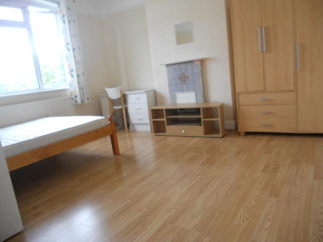  Huge double room, zone3, bills,parking&wifi incl Main Photo