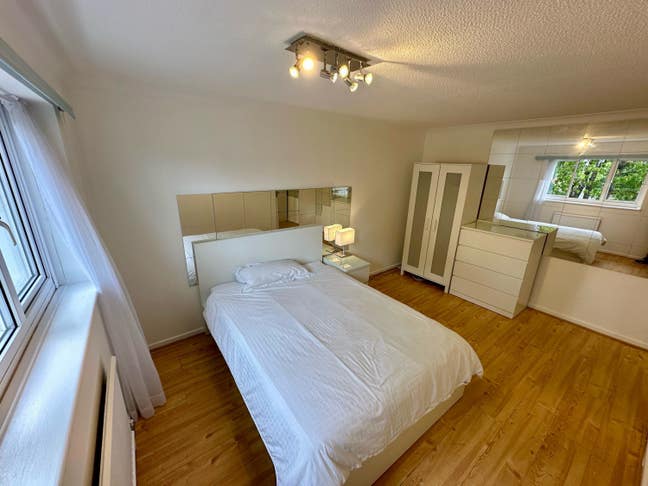Spacious Double Room + Study, Wallington Home Main Photo