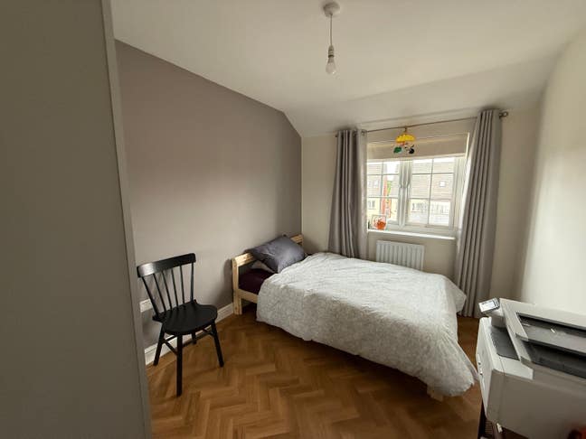 1 Double Bed with Private Bathroom near GWH Main Photo