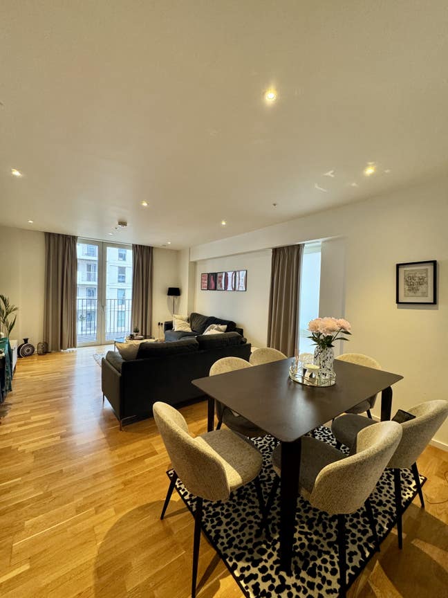 Spacious  Double  11th Nov, East Village E20 🏘️ Main Photo