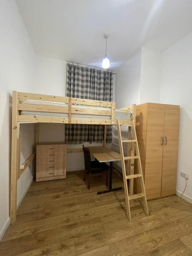 Beautiful Ensuite Room To Let - Mile End Main Photo