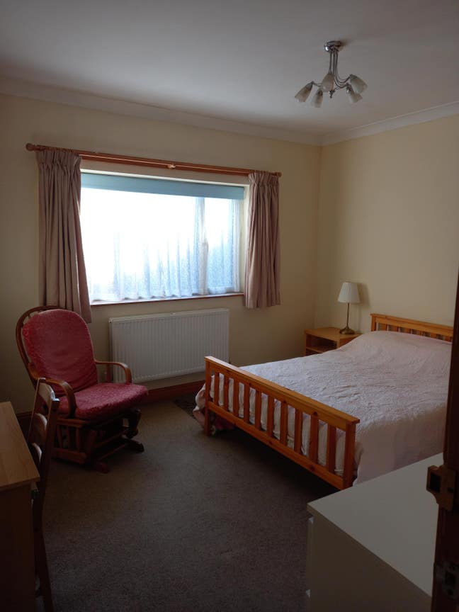 Large double room ensuite LS16 £500  pm Main Photo