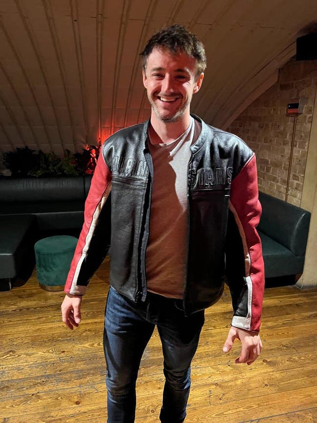 32yo strategy professional seeking flat Main Photo