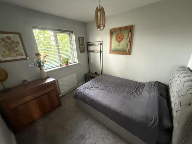 Spacious double w/ parking close to manchester Main Photo