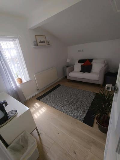 2 Rooms, Ensuite, Netflix & Parking Main Photo