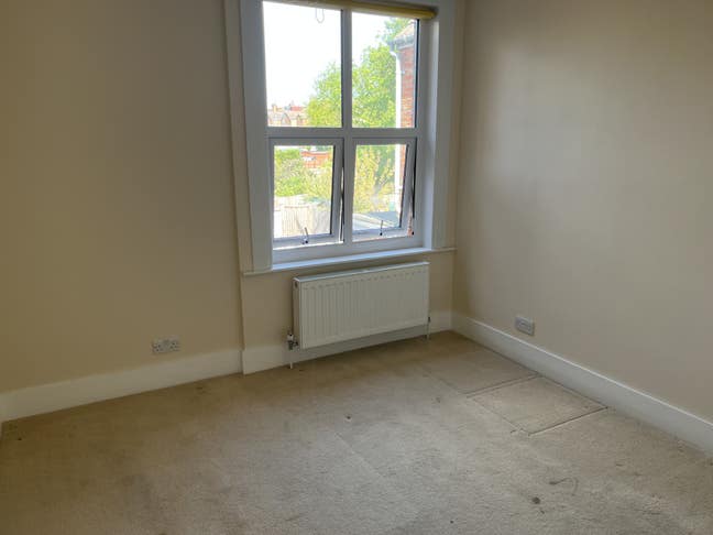 Unfurnished double bedroom/house share Main Photo