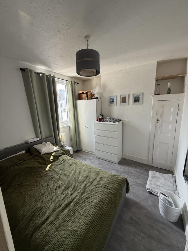 Unfurnished large single room Main Photo