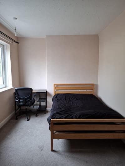Spacious Double Room in EH16 Main Photo