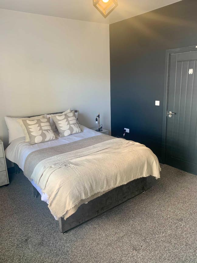 Excellent Stockport En-Suite Room! Main Photo