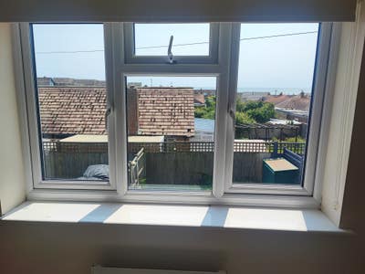 Single, double and Ensuit Rooms Available Main Photo
