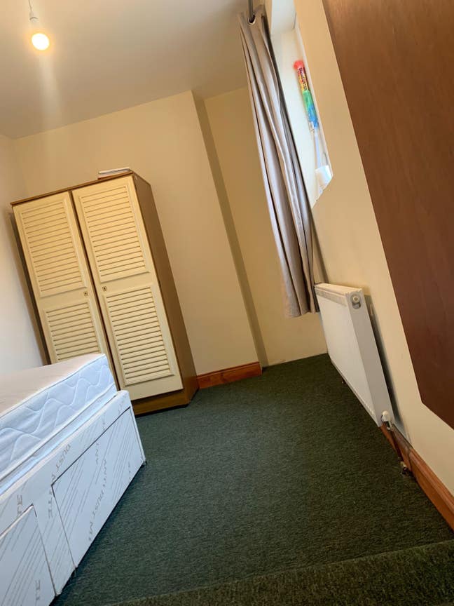 Room for rent  Main Photo
