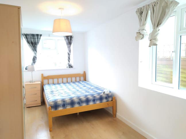 Modern Double bedroom - near Airbus, MOD, UWE    Main Photo