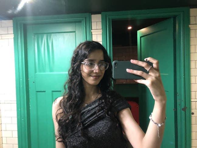 Looking for a room in a female-only flat/house! Main Photo