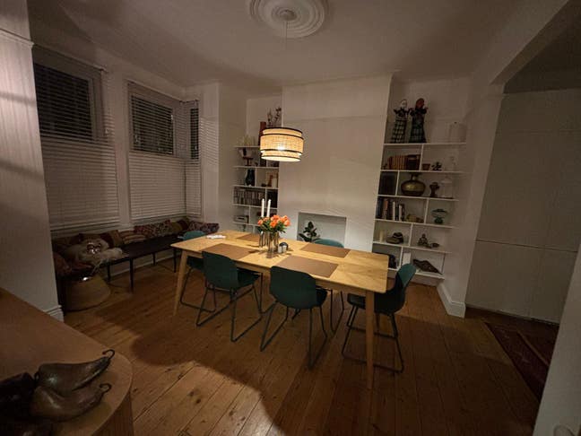 Double Furnished Bedroom Available  Main Photo