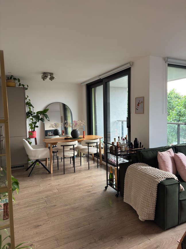 Short lets - Double Bedroom - Modern - En suite Main Photo