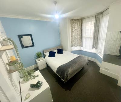 🟡En-suite Available! Zero Deposit!  Main Photo