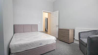 1 Double En Suite Double Room Available in L9! Main Photo