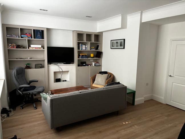 Spacious Flat with Private Walled Garden Main Photo