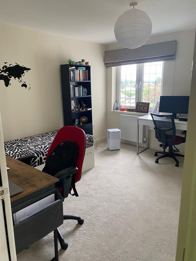 En-suite room for short term Main Photo
