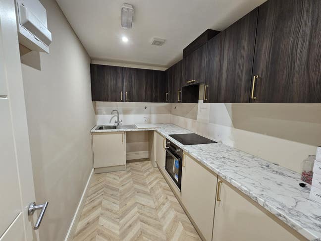 Bright Double Room with En-Suite (W7)  Main Photo