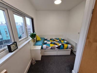 Ensuite Room Available 15/8/25  Main Photo
