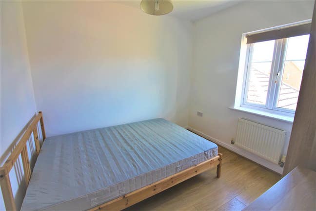 Fully Furnished Room for Students or Professionals Main Photo