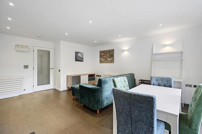 Immaculate One Bedroom Flat Main Photo