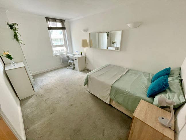 💥Spacious Double Room near Canary Wharf💥 Main Photo