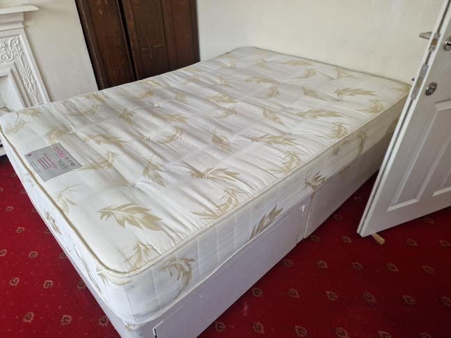 Double room available immediately  Main Photo