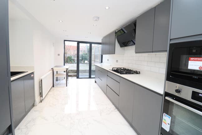 2Rooms Available–Stylish Flat Near West Hampstead  Main Photo